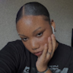 Meet your Posher, Kira